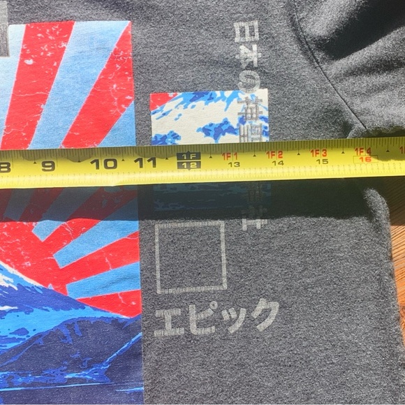 Boys Grey V Neck Epic Threads T Shirt Size Medium - Picture 4 of 7